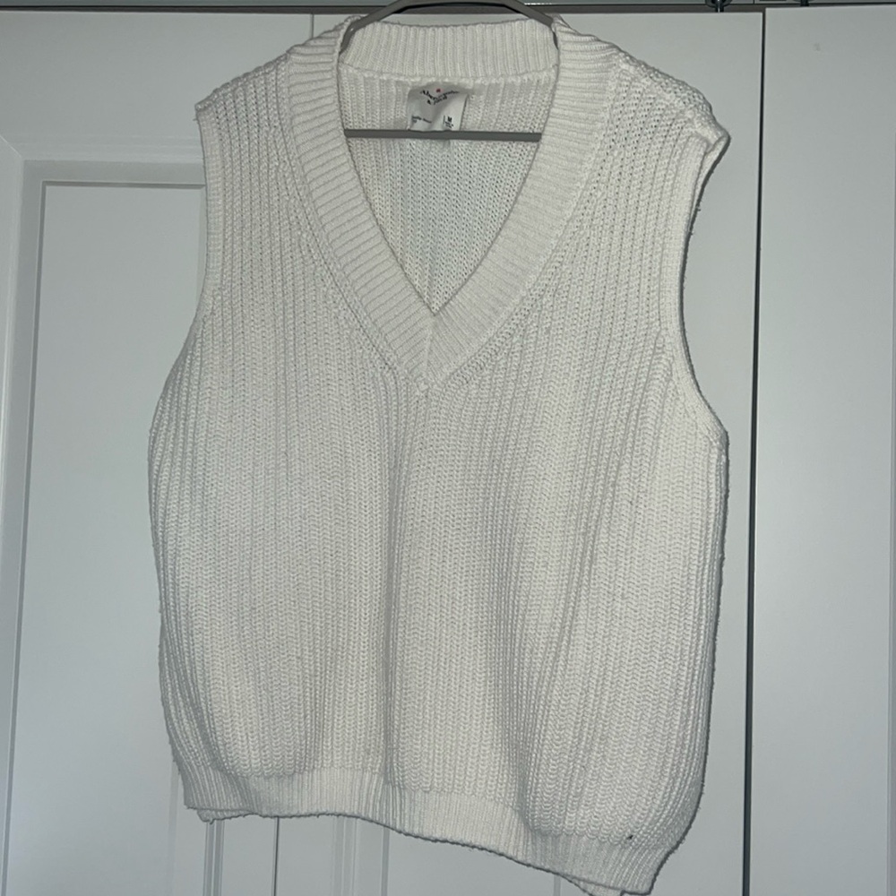 Abercrombie & Fitch White Sweater